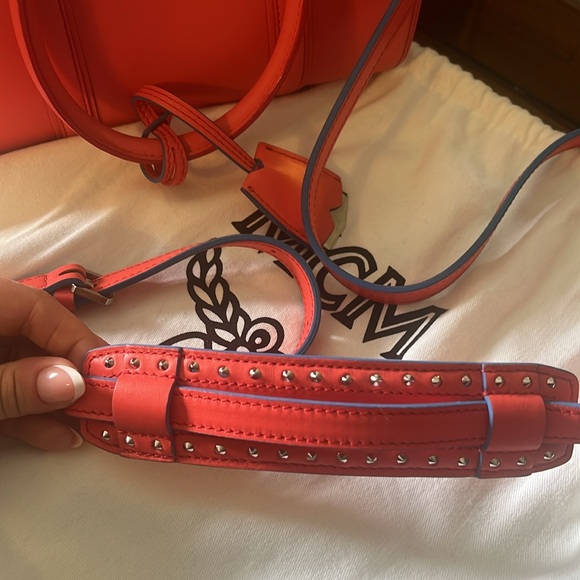 MCM Vibrant salmon purse/satchel - Picture 6 of 7